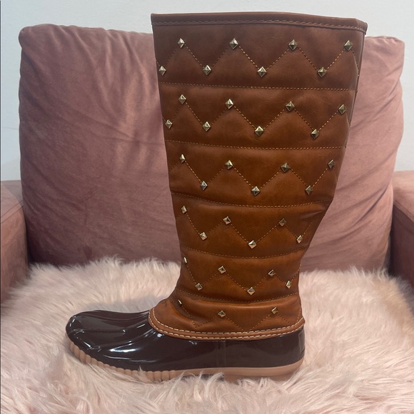 Brown Quilted Women's Boots - Picture 7 of 8